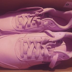 Brand new Puma Runner sneakers